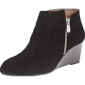 ADRIENNE VITTADINI black suede wedge heel Meriel short booties boots